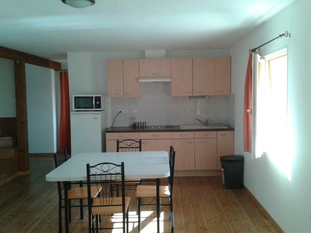 Le Bon Air Est Dans Le Pre Apartment Champagnac  Екстериор снимка